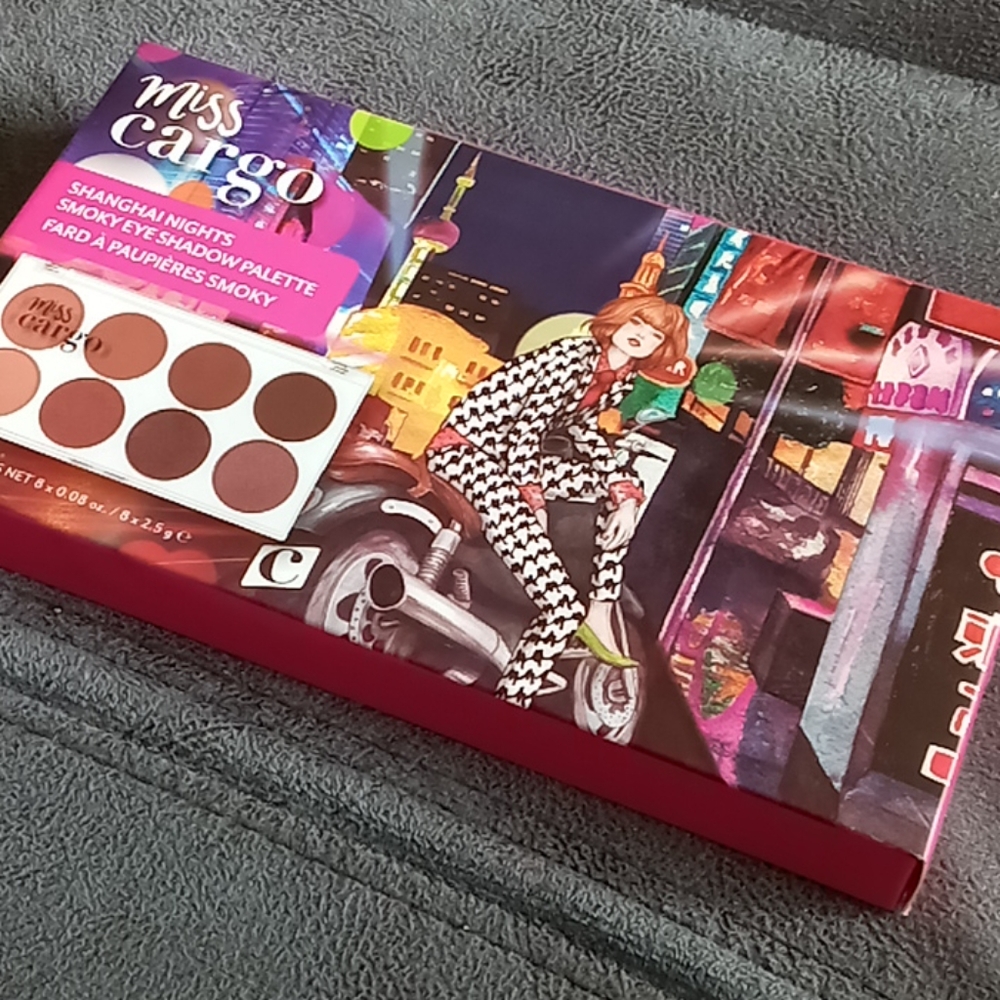 Miss cargo Shanghai night smokey eye palette